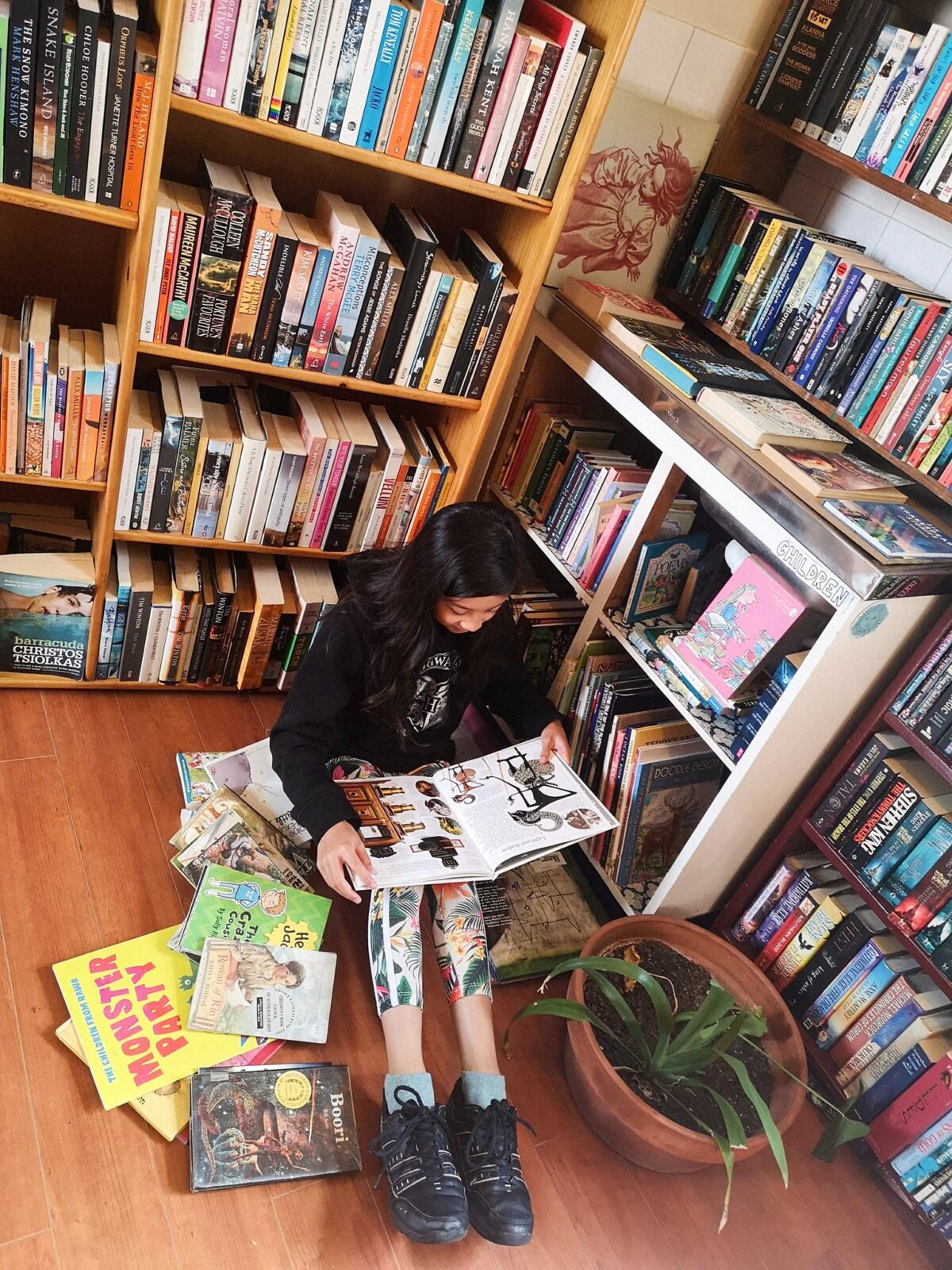 Society City second hand book shop in Wollongong city centre.